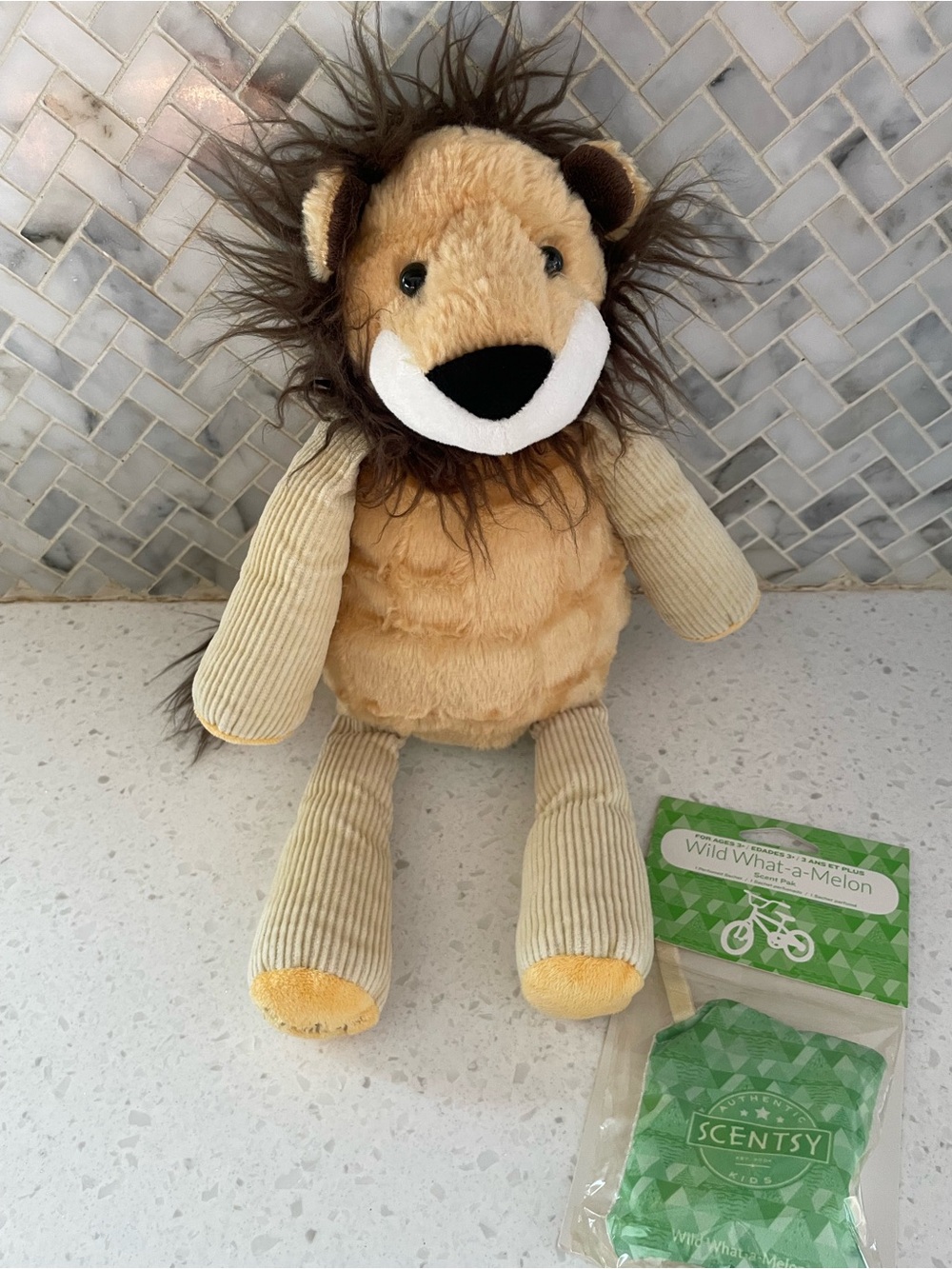 Scentsy Buddy ROARBERT THE LION Retired Scentsy Plush w/ New scent Pack